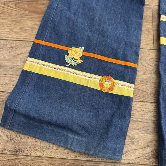 Vintage 70s Petit Fors Floral Flared Jeans - Picture 7 of 15